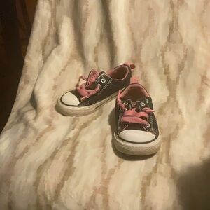 GIRLS PINK AND BLACK CONVERSE SIZE 7